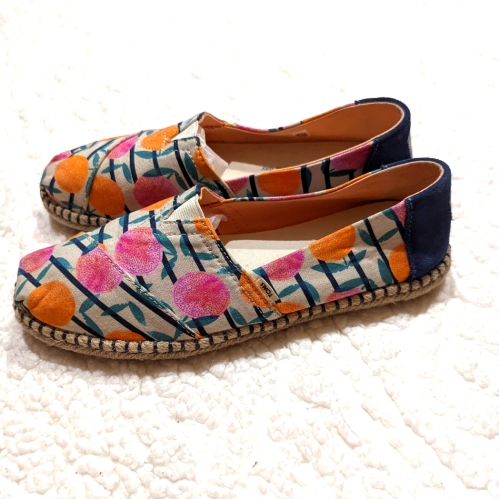 Women's Toms Squeeze the day Shoe size 8.5